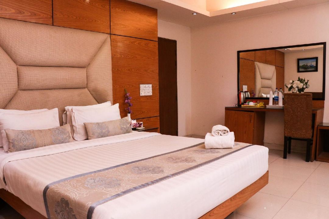 Deluxe Double Room — view 1